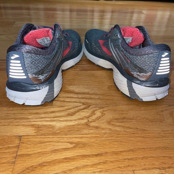 Brooks Women’s, Adrenaline GTS-18 Gray and Pink Running Shoes size 7 wide (D) - Picture 9 of 9